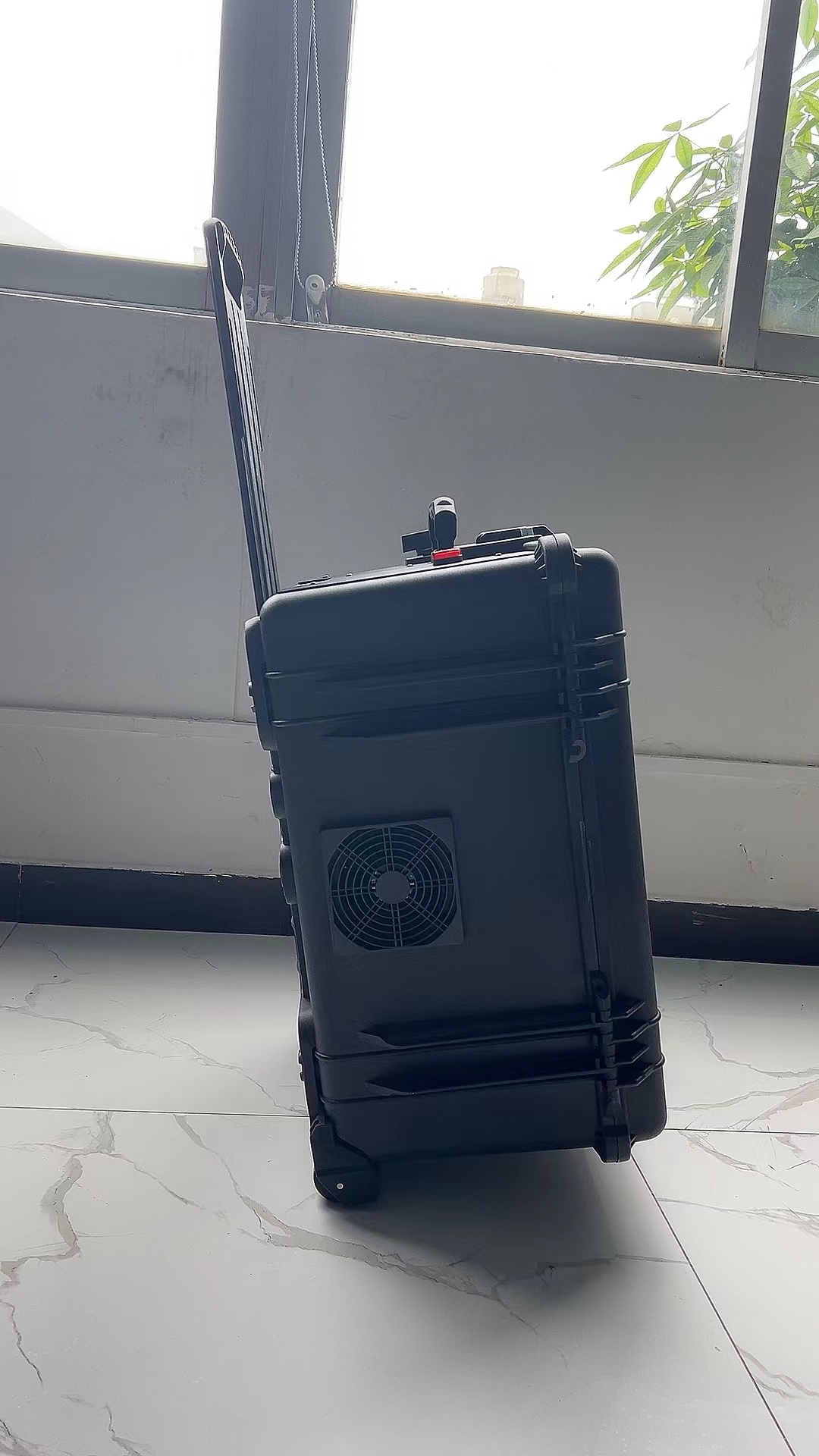 美溪手拉箱型移动通信干扰器